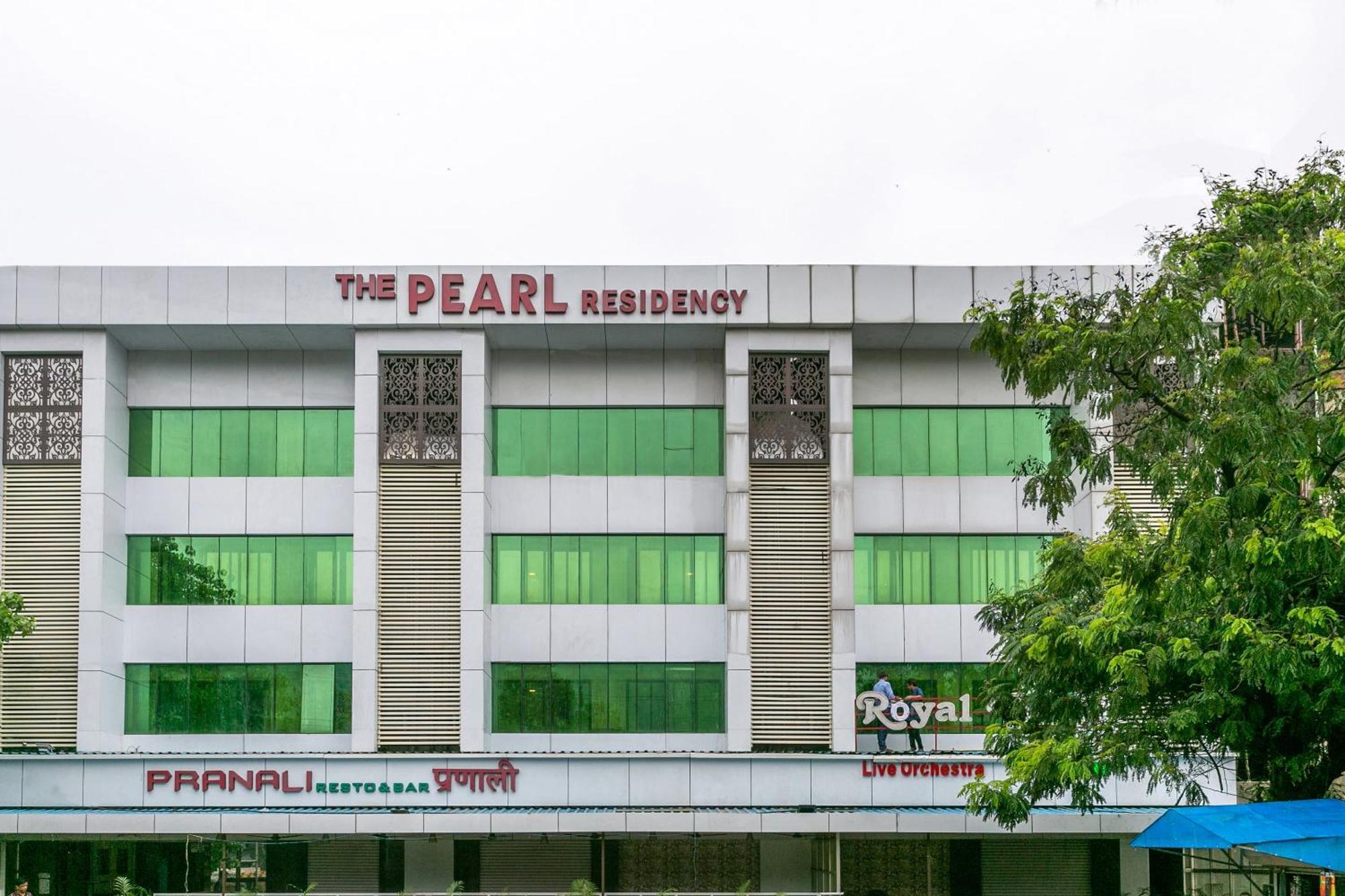 Collection O Hotel Pearl Residency Taloje Bagian luar foto